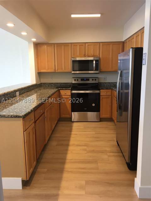 5700 Collins Ave 6J, Miami Beach FL - photo 19 of 38