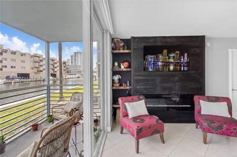 3849 NE 169th St 103, North Miami Beach FL - photo 11 of 34