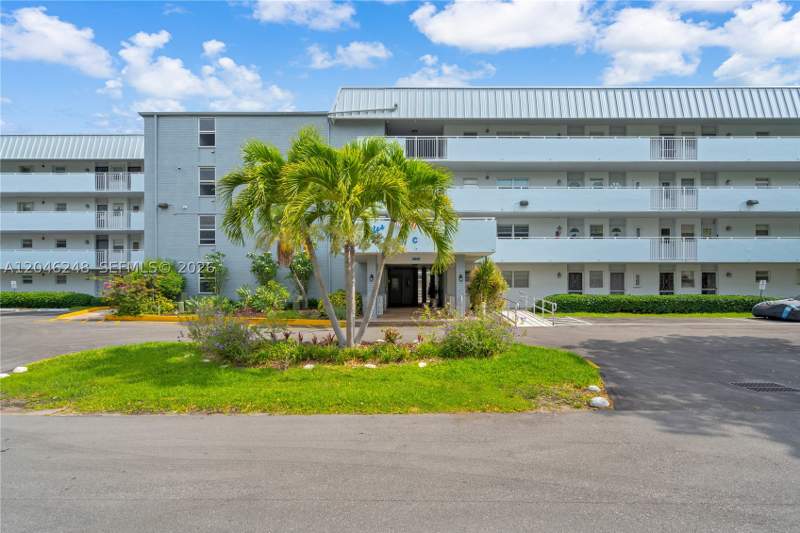 1 bedroom Condominium at 3849 NE 169th St 103, Eden Isles Condo Part 3, North Miami Beach — photo 3