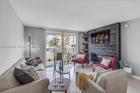 3849 NE 169th St 103, North Miami Beach FL - photo 9 of 34