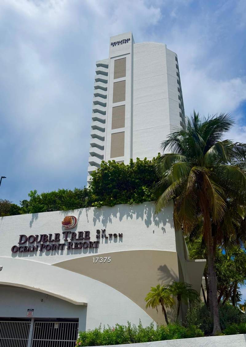 1 bedroom Condominium at 17375 Collins Avenue 1104, Ocean Point Beach Club Con, Sunny Isles Beach — photo 2