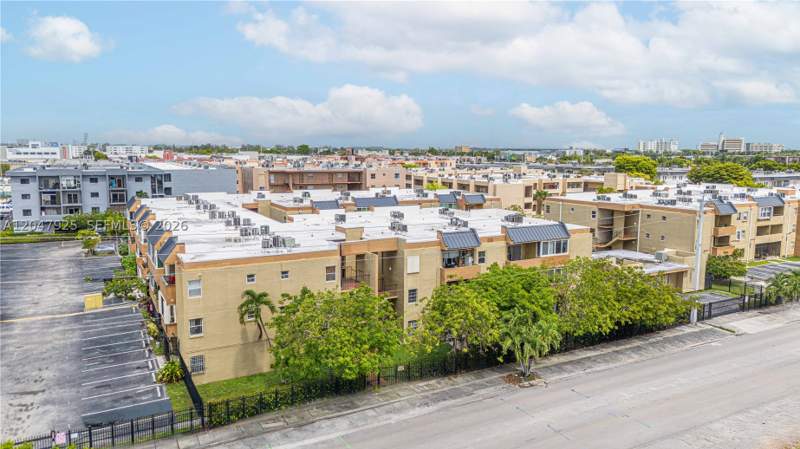 2 bedroom Condominium at 6070 W 18th Ave 209, Palmetto Springs Condo Vi, Hialeah — photo 2