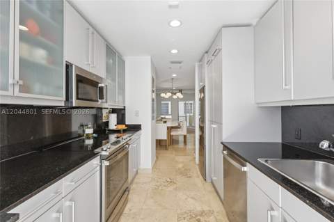 204 Washington Ave 13, Miami Beach FL - photo 10 of 46