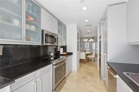 204 Washington Ave 13, Miami Beach FL - photo 11 of 46