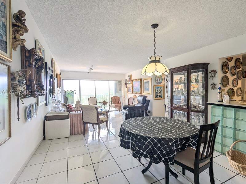 2 bedroom Condominium at 9140 Fontainebleau Blvd 504, Parkside No 2 Condo - Bld, Miami — photo 2