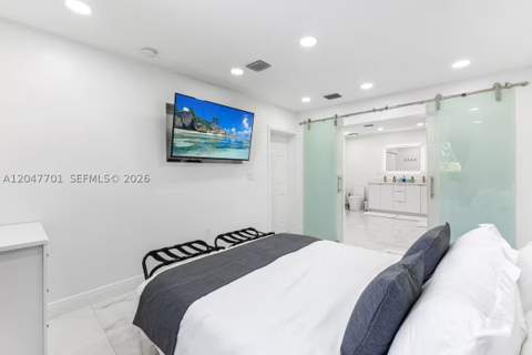 1240 NE 159th St, North Miami Beach FL - photo 24 of 25