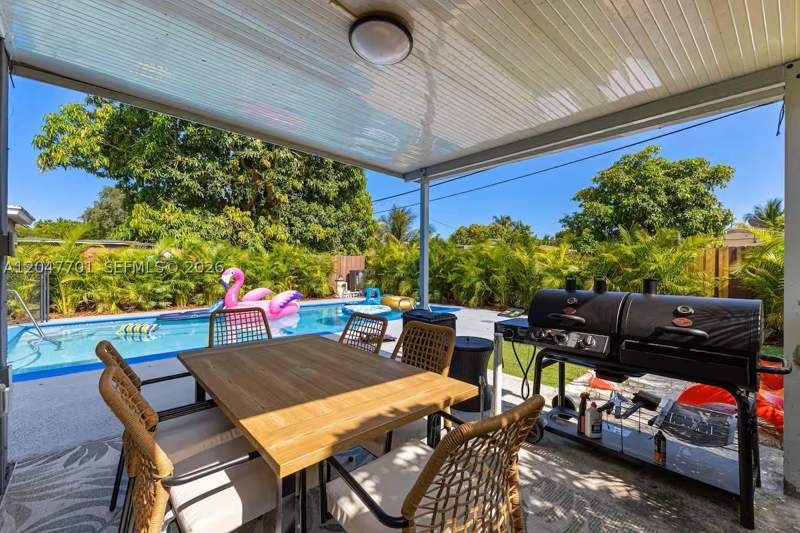 4 bedroom SingleFamilyResidence at 1240 NE 159th St, Fulford By The Sea Sec J, North Miami Beach — photo 3