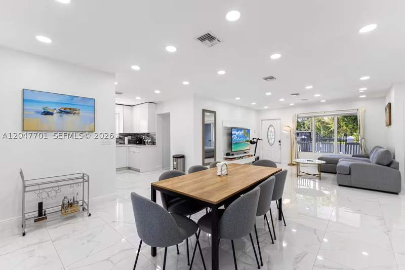 4 bedroom SingleFamilyResidence at 1240 NE 159th St, Fulford By The Sea Sec J, North Miami Beach — photo 4