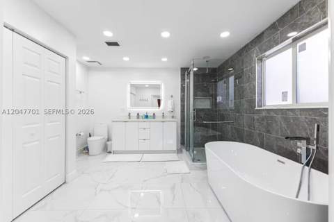1240 NE 159th St, North Miami Beach FL - photo 6 of 25