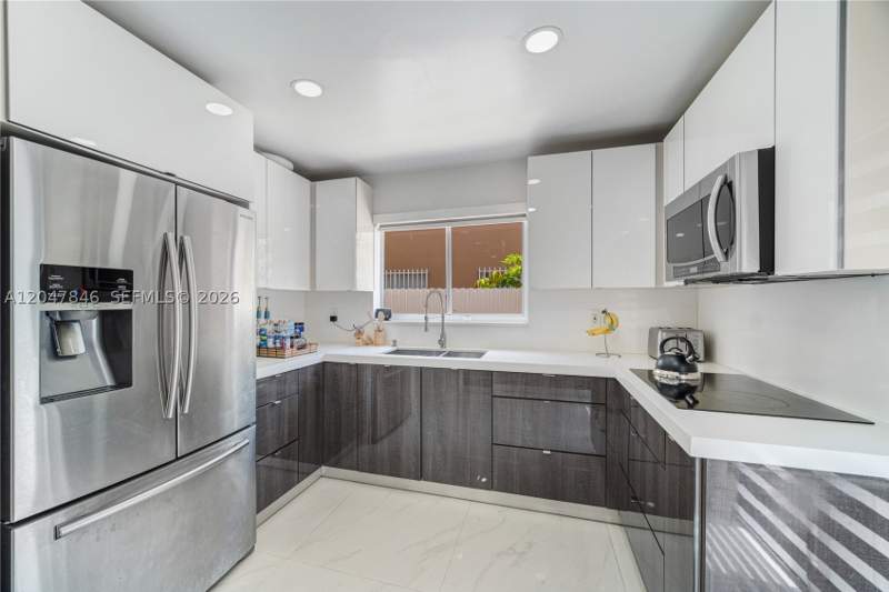 3 bedroom SingleFamilyResidence at 8668 NW 2nd Ter, Galloway Lakes Sec 3, Miami — photo 5
