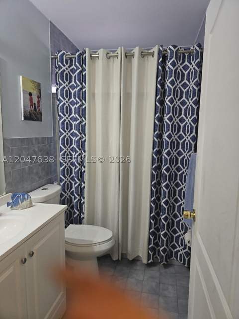 8805 NW 113th St, Hialeah Gardens FL - photo 11 of 29