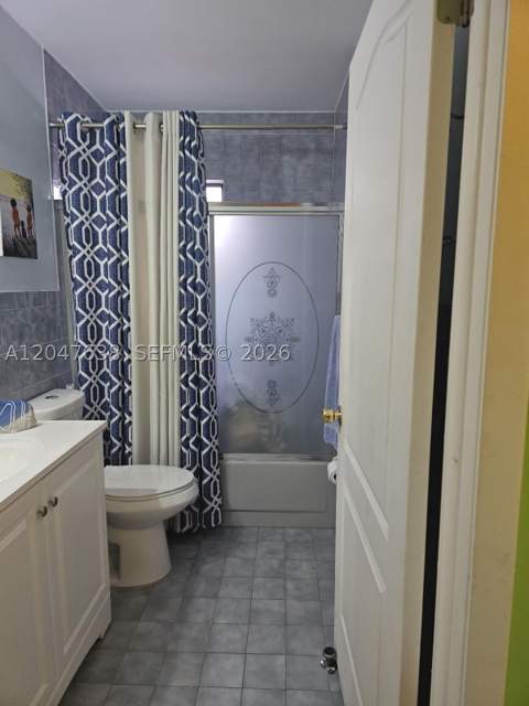 8805 NW 113th St, Hialeah Gardens FL - photo 12 of 29