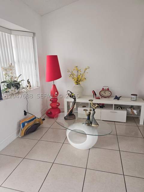 8805 NW 113th St, Hialeah Gardens FL - photo 6 of 29