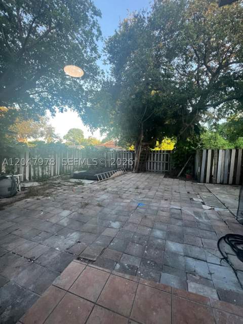 451 NE 136th St I-101, North Miami FL - photo 6 of 21