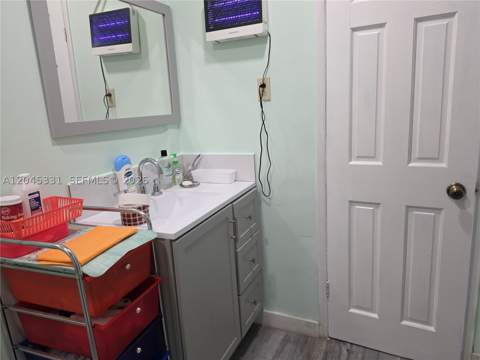 10801 NE 10th Ave, Biscayne Park FL - photo 12 of 23