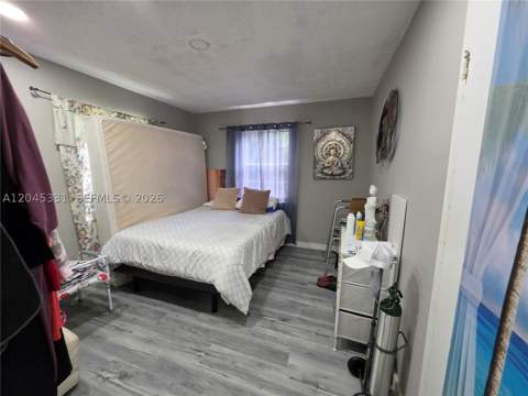 10801 NE 10th Ave, Biscayne Park FL - photo 13 of 23