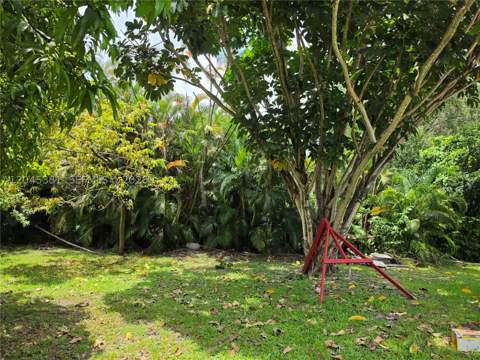 10801 NE 10th Ave, Biscayne Park FL - photo 18 of 23