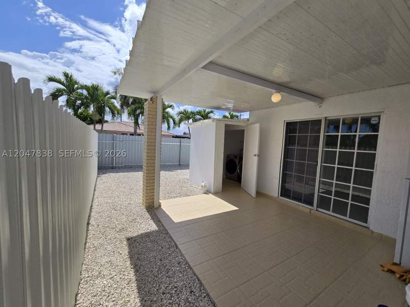 6 bedroom SingleFamilyResidence at 13470 SW 24th St, Comanche Sub, Miami — photo 3
