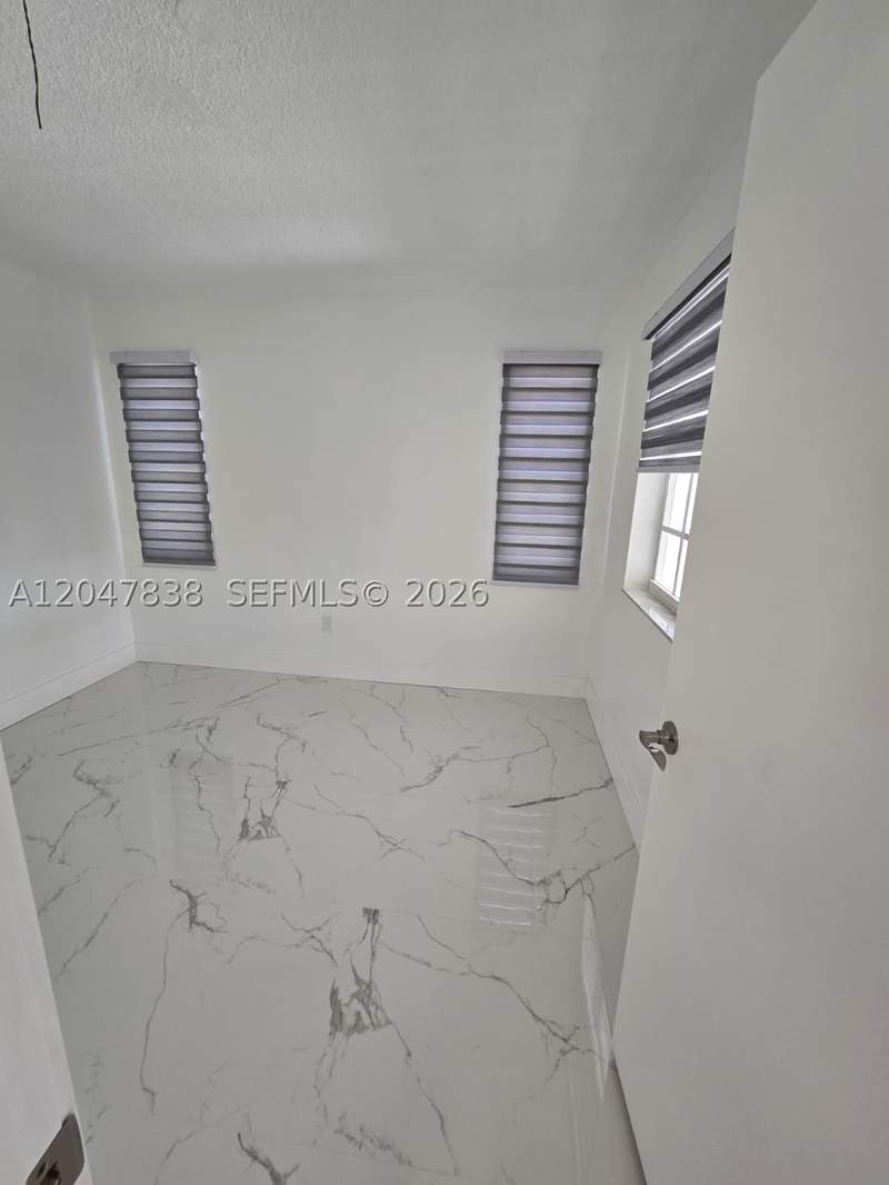 6 bedroom SingleFamilyResidence at 13470 SW 24th St, Comanche Sub, Miami — photo 5