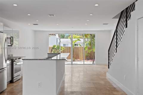 7004 NE 5th Ave, Miami FL - photo 11 of 36