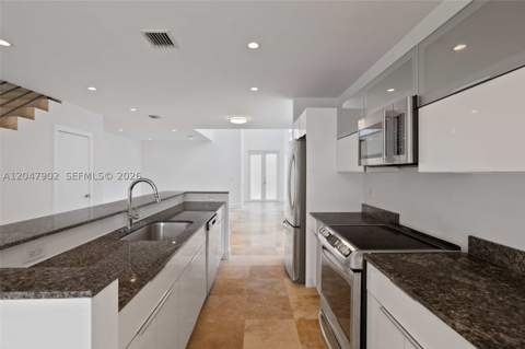 7004 NE 5th Ave, Miami FL - photo 8 of 36