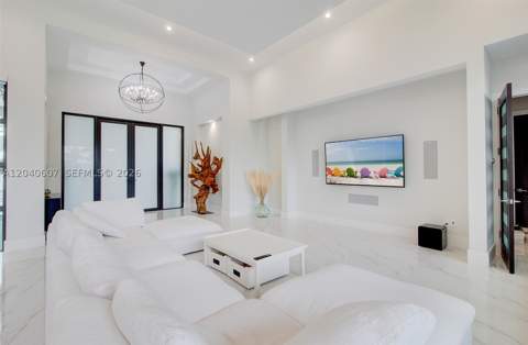 13052 NW 102nd Ave, Hialeah Gardens FL - photo 8 of 68