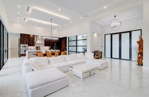 13052 NW 102nd Ave, Hialeah Gardens FL - photo 9 of 68