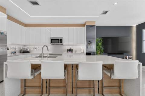 11024 W 35th Ln, Hialeah FL - photo 13 of 36