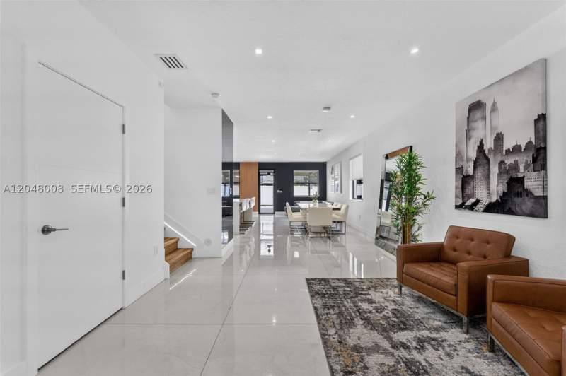 4 bedroom SingleFamilyResidence at 11024 W 35th Ln, Aquabella North, Hialeah — photo 2