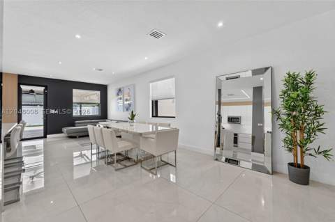 11024 W 35th Ln, Hialeah FL - photo 6 of 36
