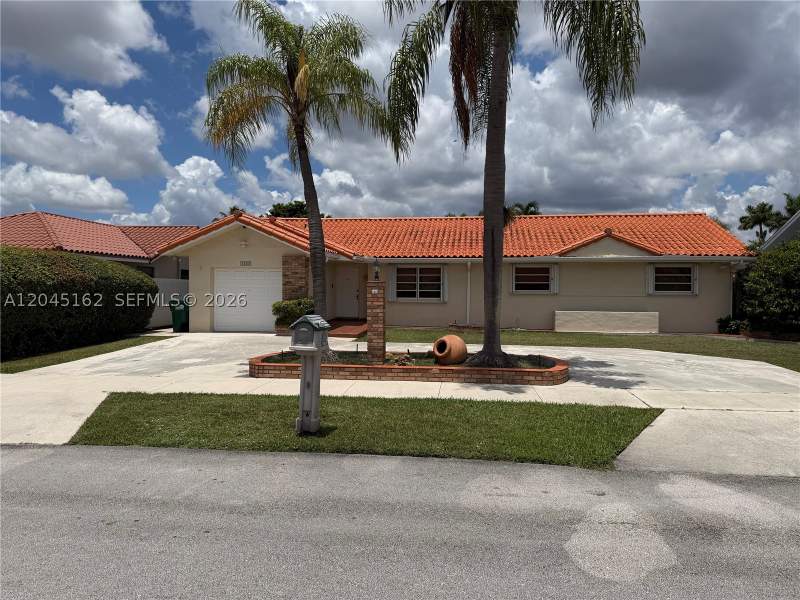 3 bedroom SingleFamilyResidence at 3262 SW 139th Pl, Bird Villas Sub 2nd Addn, Miami — photo 2