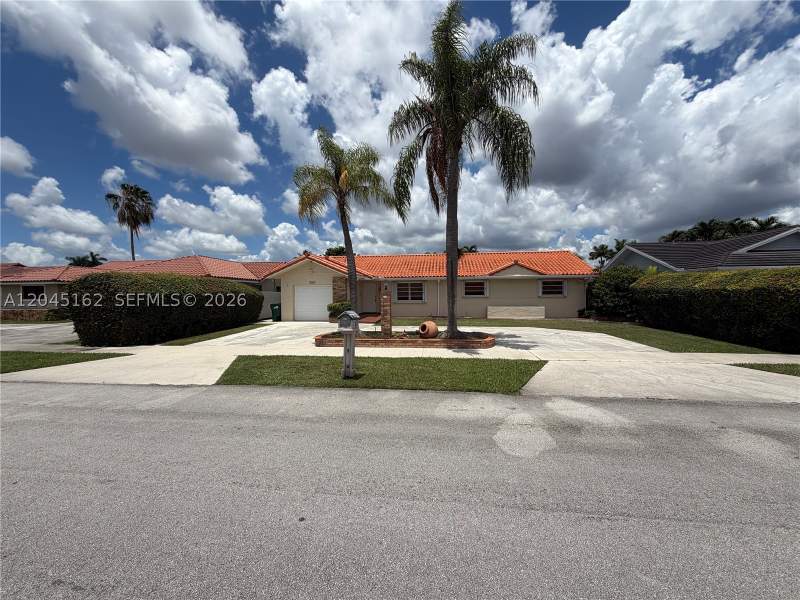 3 bedroom SingleFamilyResidence at 3262 SW 139th Pl, Bird Villas Sub 2nd Addn, Miami — photo 3