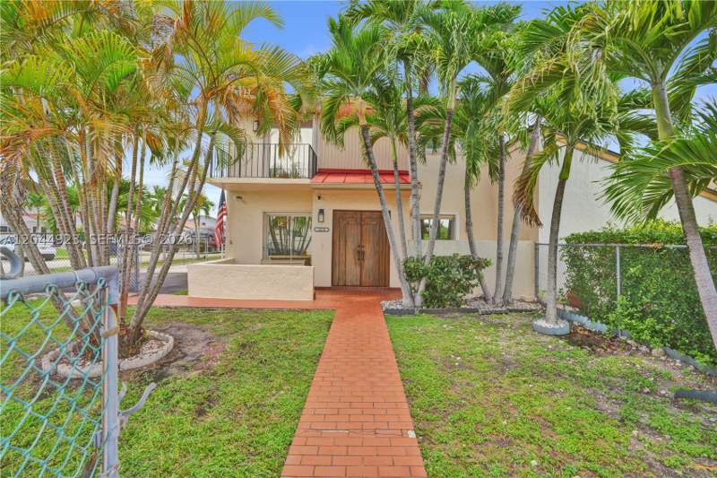 3 bedroom Townhouse at 1050 SW 123rd Ave 2-15Ci, Model Twin Homes Condo, Miami — photo 2