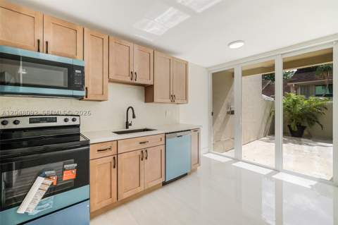 11621 SW 90th St, Miami FL - photo 11 of 35
