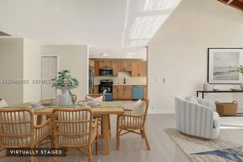 11621 SW 90th St, Miami FL - photo 7 of 35