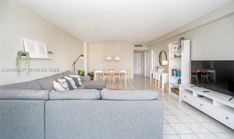 5601 Collins Ave 1517, Miami Beach FL - photo 12 of 33