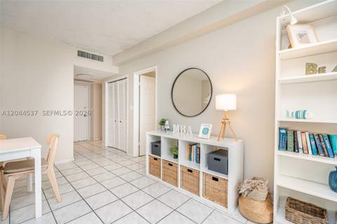 5601 Collins Ave 1517, Miami Beach FL - photo 13 of 33