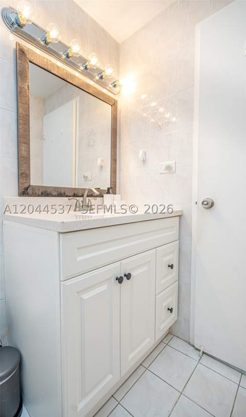 5601 Collins Ave 1517, Miami Beach FL - photo 24 of 33