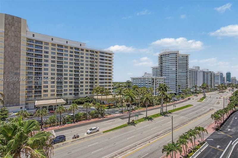 2 bedroom Condominium at 5555 Collins Ave 7B, Oceanside Plaza Condo, Miami Beach — photo 2