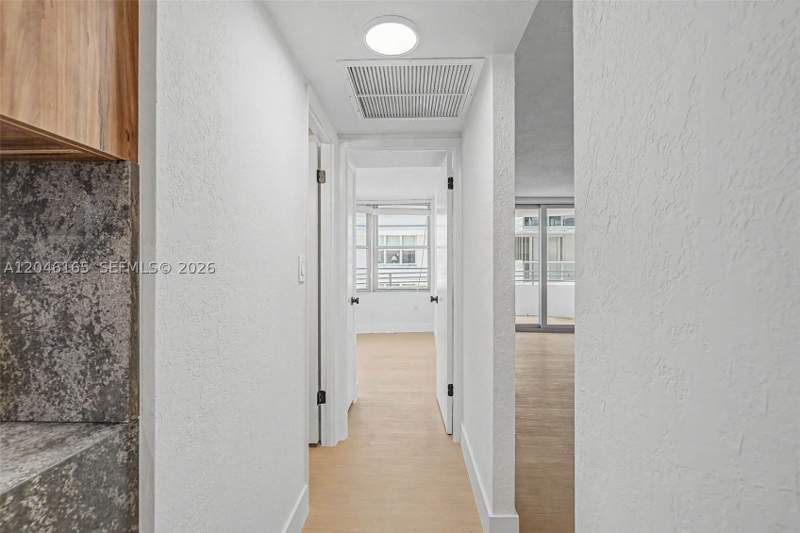2 bedroom Condominium at 5555 Collins Ave 7B, Oceanside Plaza Condo, Miami Beach — photo 4