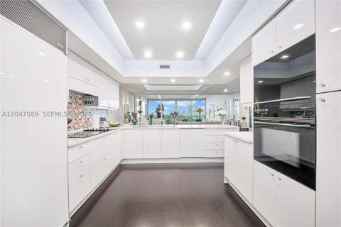 1455 Ocean Dr 904, Miami Beach FL - photo 17 of 70