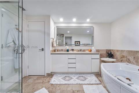 1455 Ocean Dr 904, Miami Beach FL - photo 22 of 70