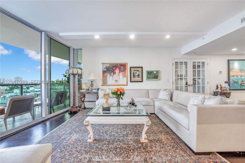 2 bedroom Condominium at 1455 Ocean Dr 904, Il Villaggio On South Bea, Miami Beach — photo 3