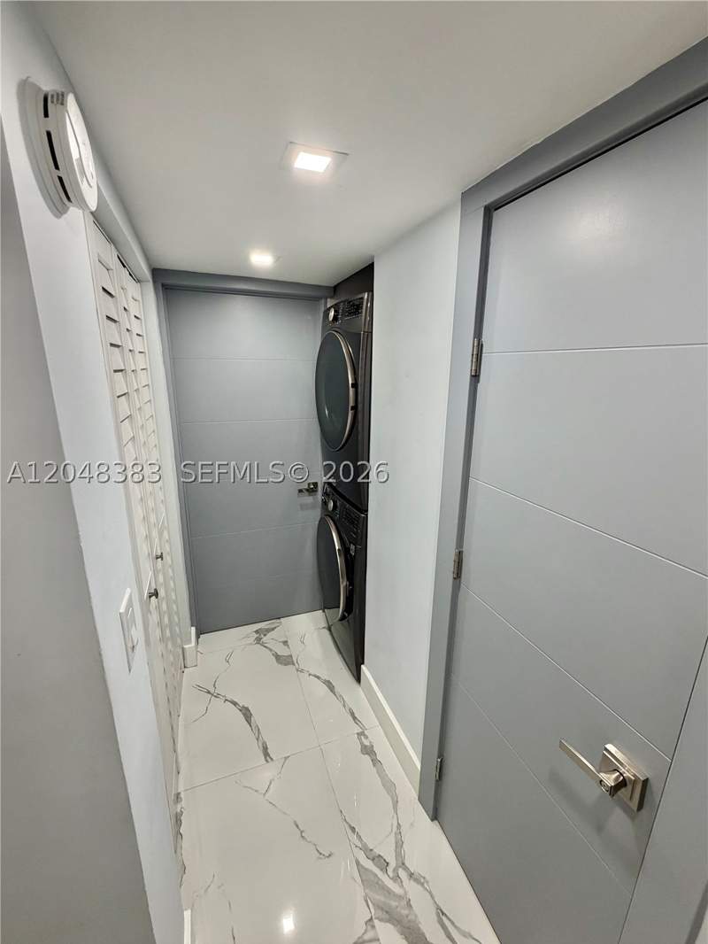 2 bedroom Condominium at 1100 W 35th St 4, Bemar Patio Condo, Hialeah — photo 4
