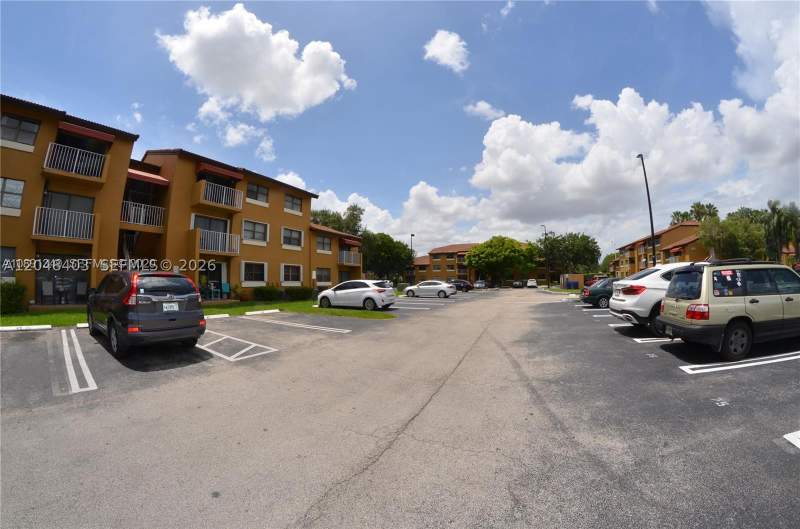 2 bedroom Condominium at 15630 SW 80th St I-210, The Courts At Kendall Con, Miami — photo 2
