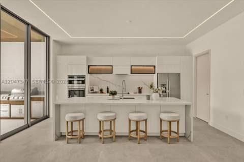 7701 Coquina Drive, North Bay Village FL - photo 7 of 47