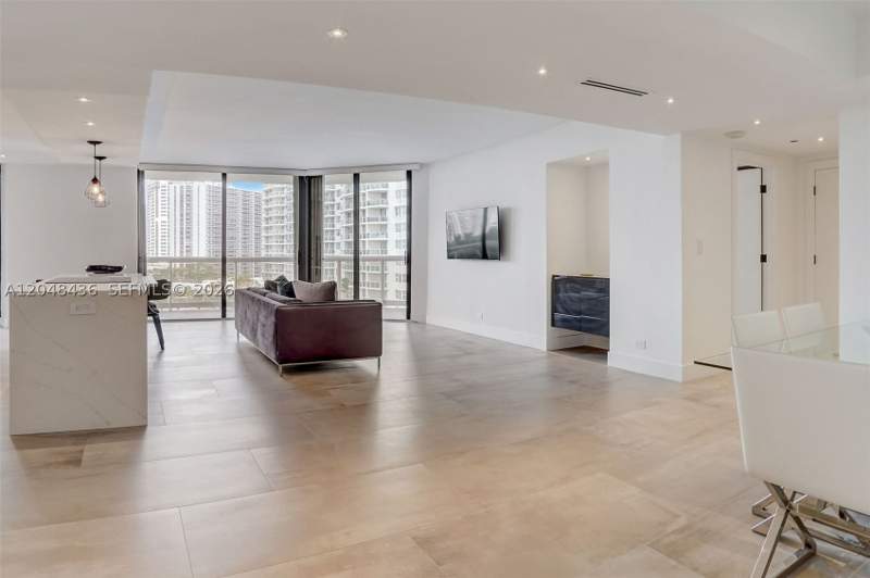 2 bedroom Condominium at 20191 E Country Club Dr 802, Terraces North Turnberry, Aventura — photo 2