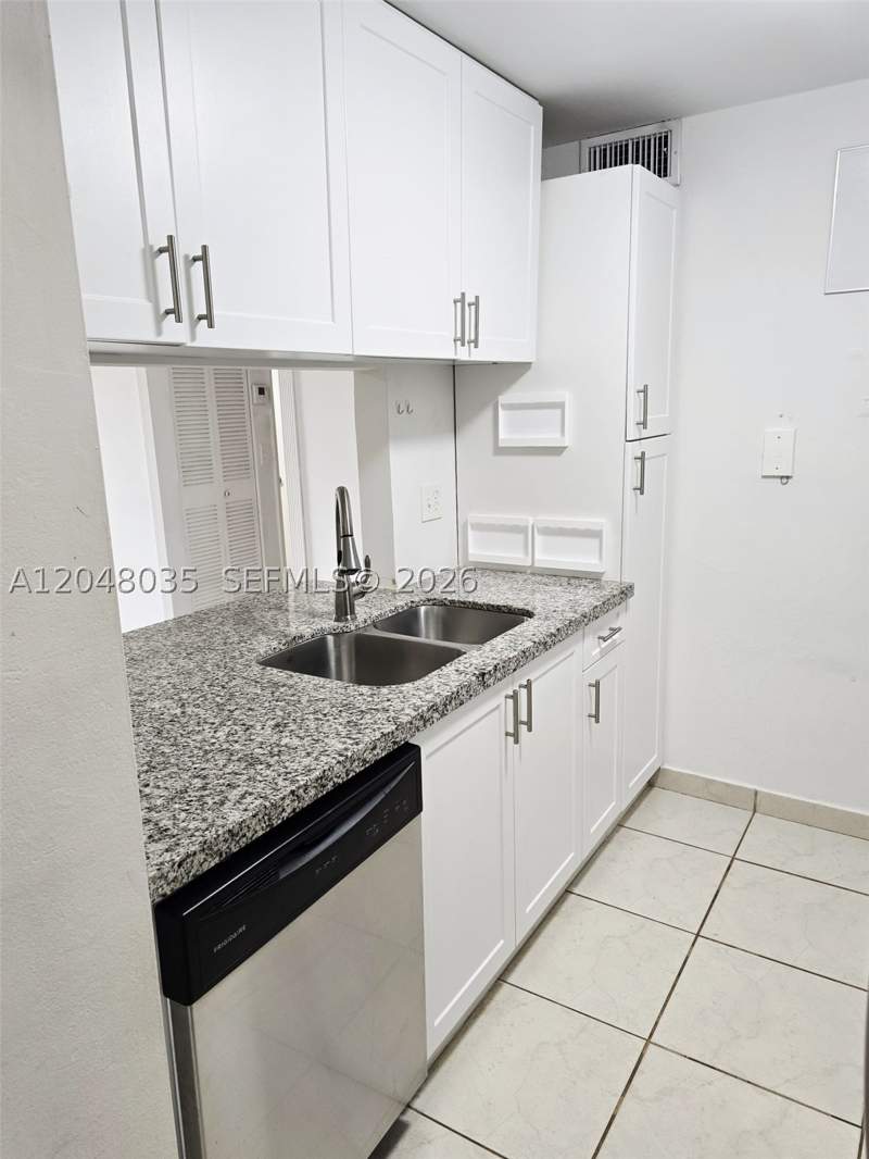 2 bedroom Condominium at 8877 Fontainebleau Blvd 202, Pine Lake Village Condo, Miami — photo 2