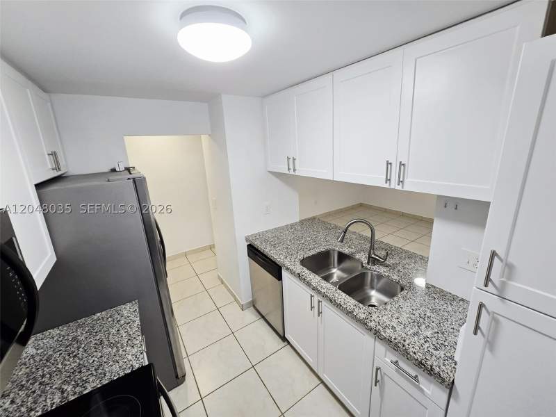 2 bedroom Condominium at 8877 Fontainebleau Blvd 202, Pine Lake Village Condo, Miami — photo 3