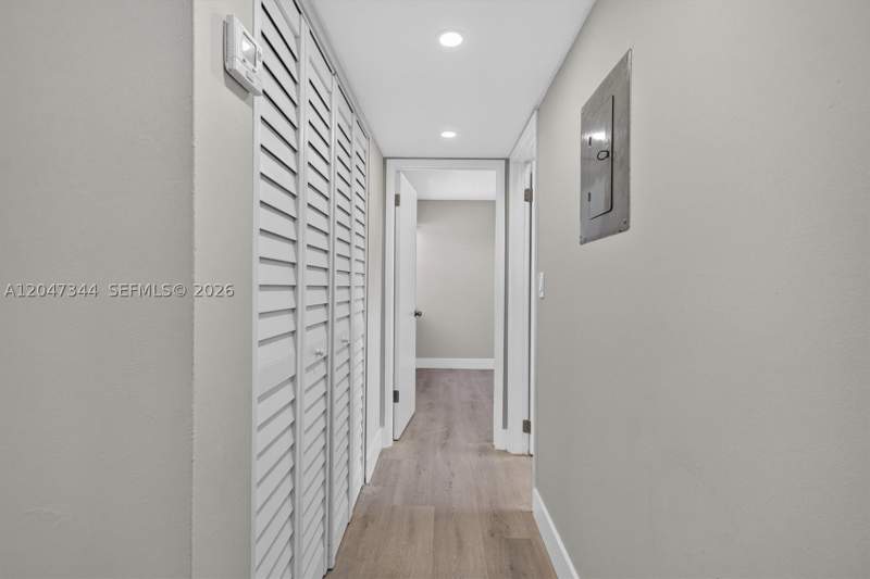 2 bedroom Condominium at 10080 NW 9th St Cir 204, Indian Lake Village II Co, Miami — photo 5